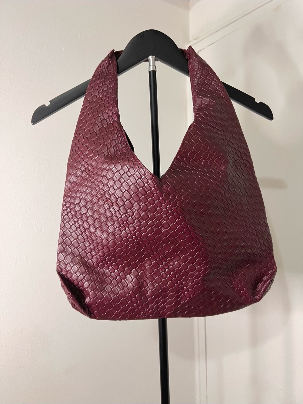 Woven Hobo Shoulder Bag - Burgundy - Picture 2 of 4